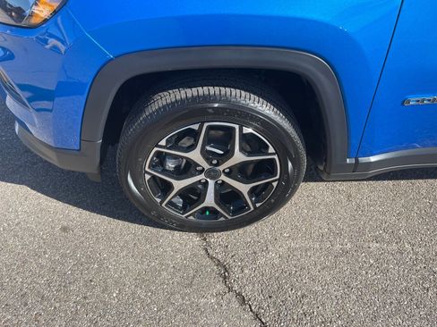 New 2026 Jeep Compass Limited image 30