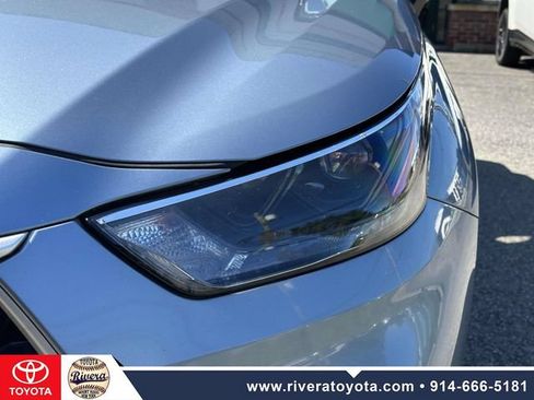 Used 2023 Toyota Highlander XLE AWD/4WD image 10