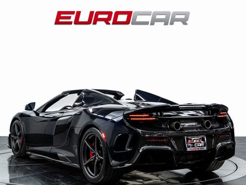 Used 2016 McLaren 675LT Spider image 4