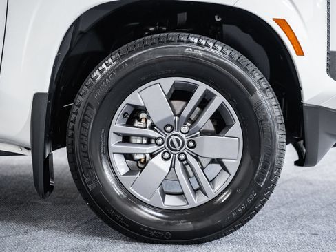 Used 2025 Nissan Frontier SV RWD image 14
