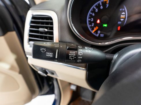 Used 2015 Jeep Grand Cherokee Limited image 28