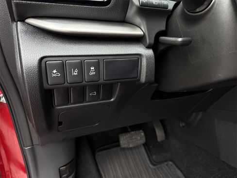 Used 2024 Mitsubishi Eclipse Cross SE image 17