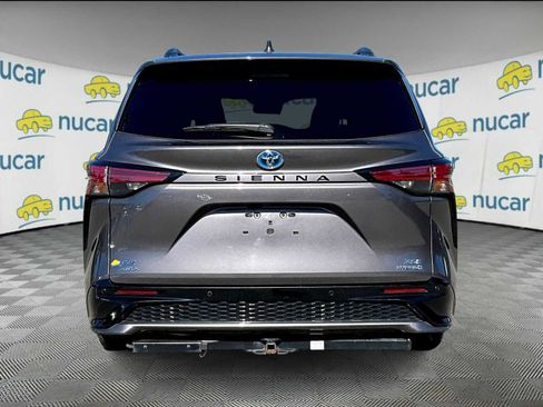 Used 2021 Toyota Sienna XSE image 5