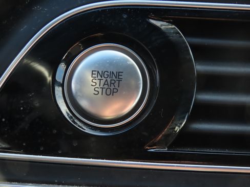 Used 2023 Genesis G70 2.0T w/ Sport Prestige Package image 31