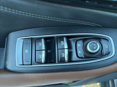 Used 2020 Subaru Outback Touring w/ Popular Package #2 image 10