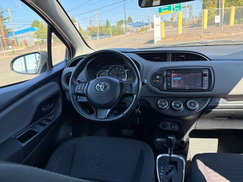 Used 2017 Toyota Yaris SE image 20