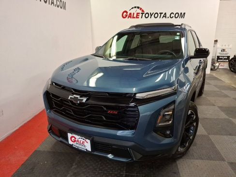 Used 2025 Chevrolet Equinox RS w/ Safety and Technology Package image 2