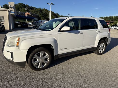 Used 2017 GMC Terrain SLE FWD image 5