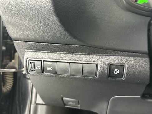 Used 2023 Toyota Corolla LE image 18