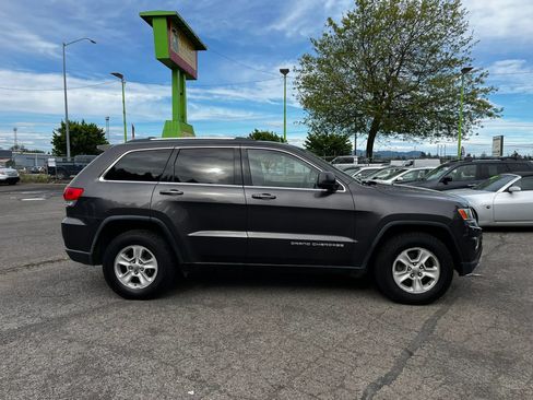 Used 2015 Jeep Grand Cherokee Laredo w/ Quick Order Package 23E AWD/4WD image 2