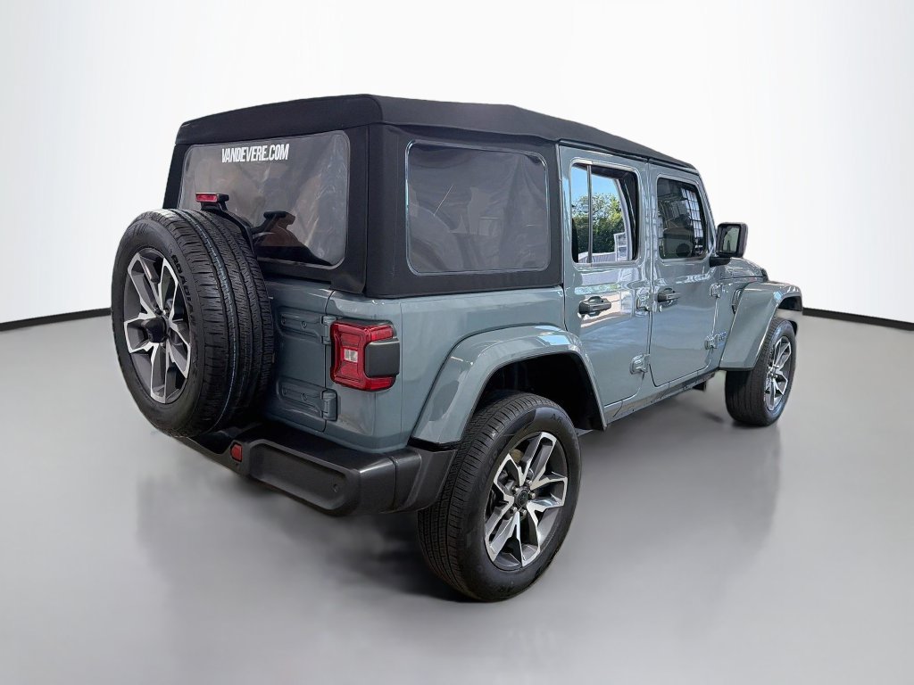 Used 2024 Jeep Wrangler Unlimited w/ Convenience Group AWD/4WD image 9
