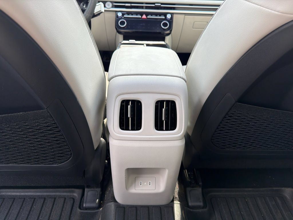 Used 2025 Hyundai Tucson Limited FWD image 26