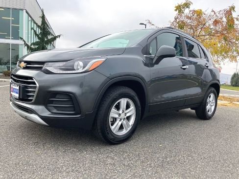 Used 2018 Chevrolet Trax LT w/ LT Convenience Package image 47