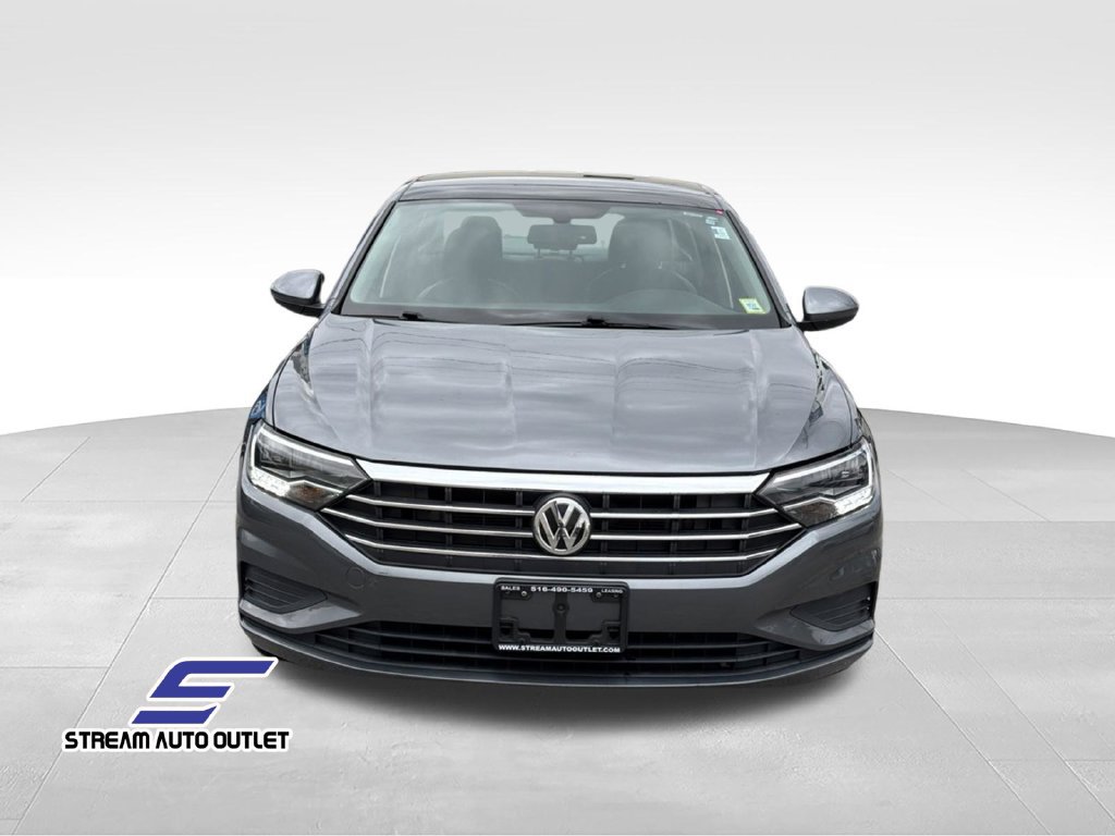 Used 2019 Volkswagen Jetta SE FWD image 2