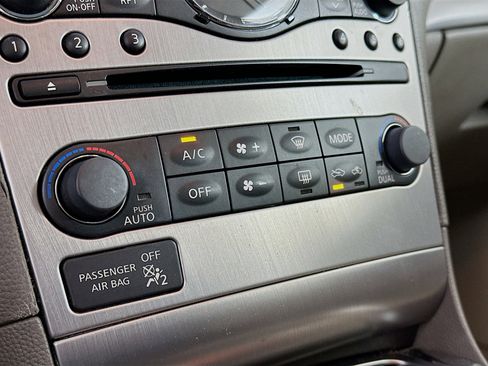 Used 2010 INFINITI G37 Journey w/ Premium Pkg image 23