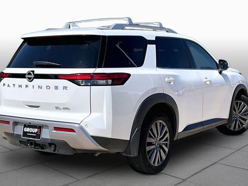Certified 2025 Nissan Pathfinder SL w/ SL Premium Package AWD/4WD image 12