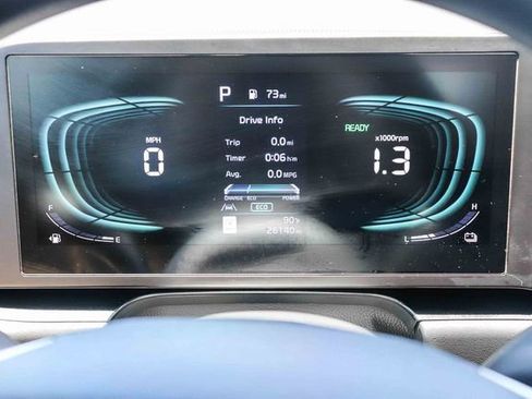 Used 2023 Kia Niro LX FWD image 28