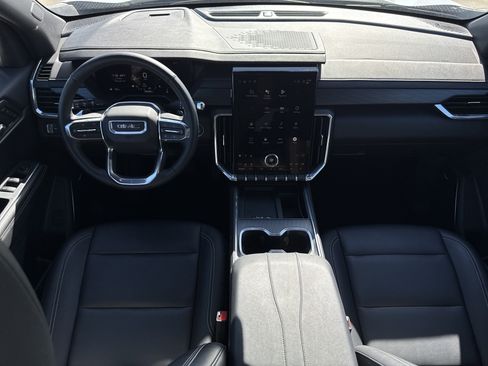 Used 2024 GMC Acadia Elevation image 13