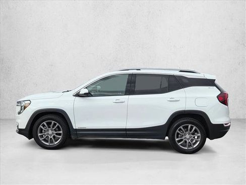 Used 2024 GMC Terrain SLT image 9