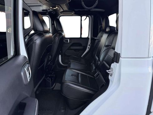 Used 2020 Jeep Gladiator Overland w/ Popular Equipment Package image 14