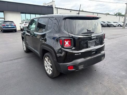 Used 2023 Jeep Renegade Latitude AWD/4WD image 6