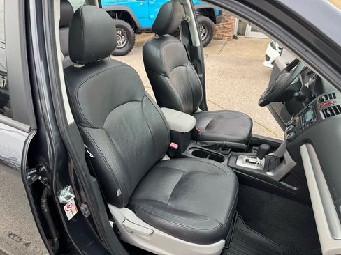 Used 2015 Subaru Forester 2.5i Premium w/ All-Weather Package image 18