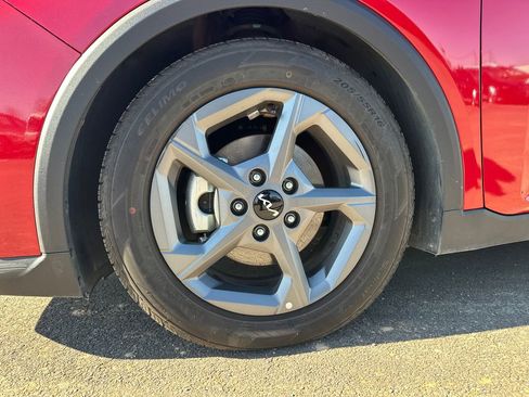 Used 2025 Kia K4 LXS image 11