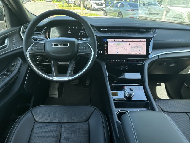 New 2026 Jeep Grand Cherokee Limited w/ Luxury Tech Group II RWD image 23