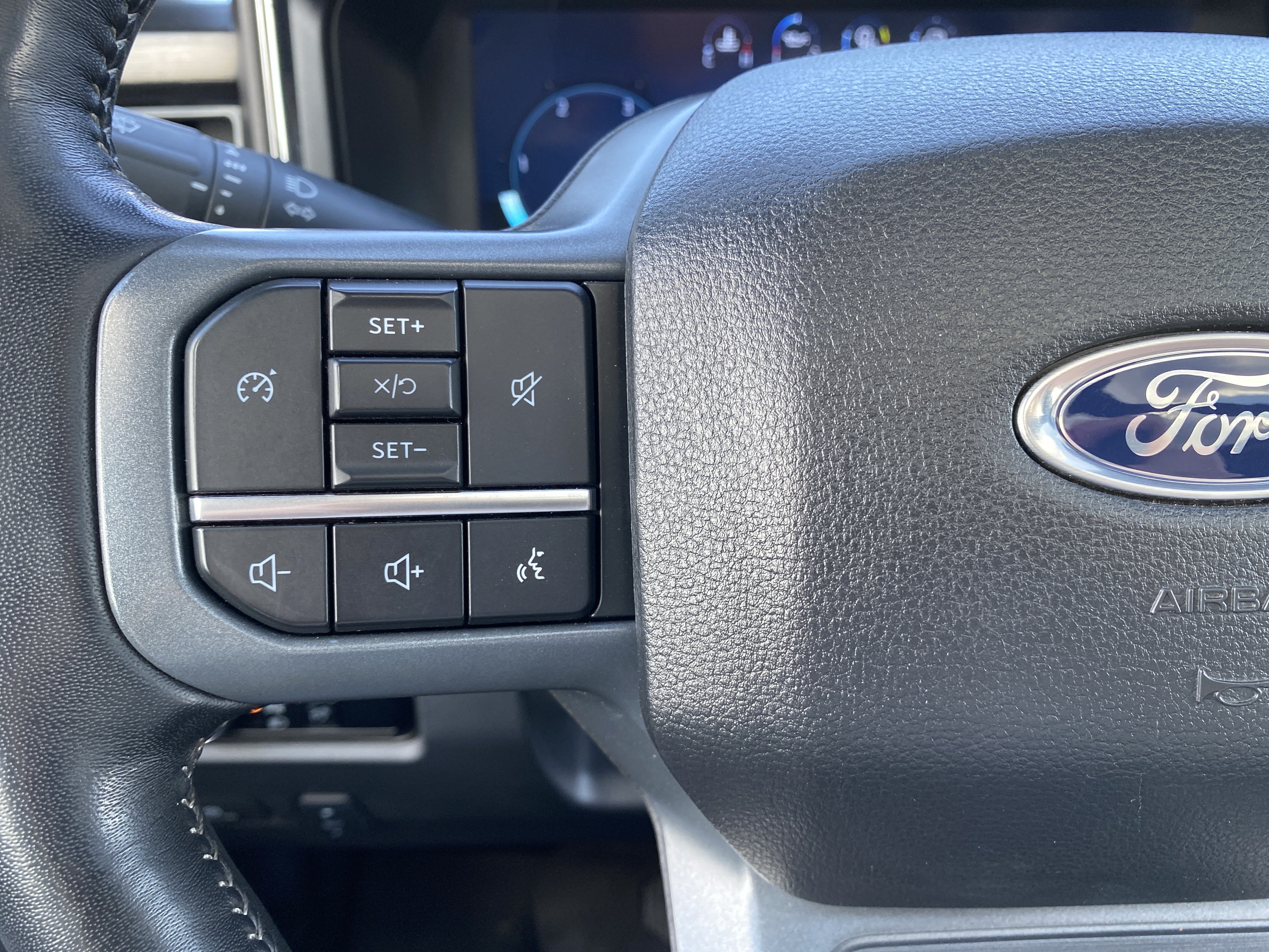 Used 2024 Ford F350 Lariat w/ Camper Package AWD/4WD image 18