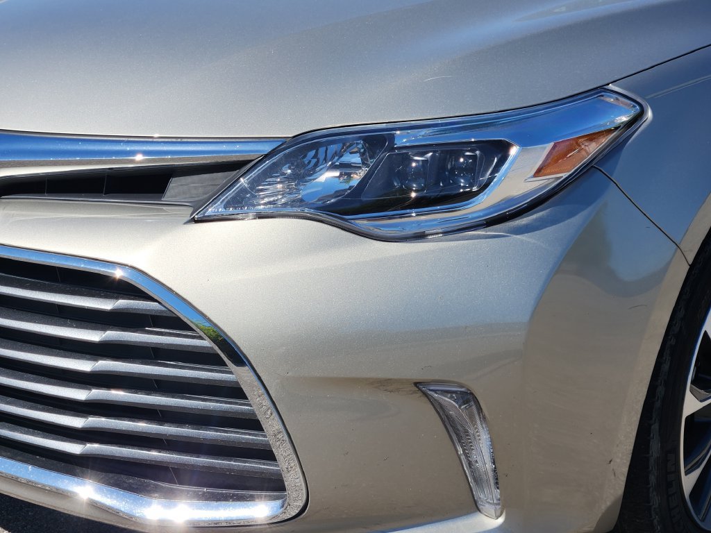 Used 2016 Toyota Avalon XLE Premium FWD image 6