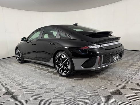 Used 2023 Hyundai Ioniq 6 SEL RWD image 9