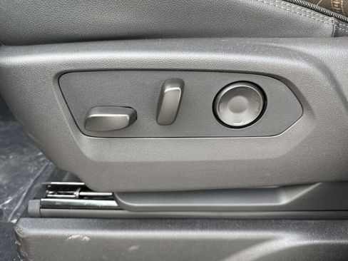 New 2026 Chevrolet Suburban High Country image 12