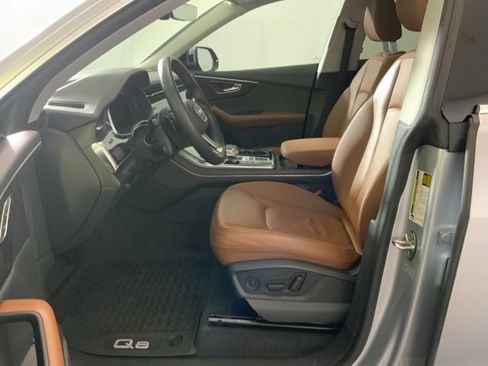Used 2022 Audi Q8 Premium image 18