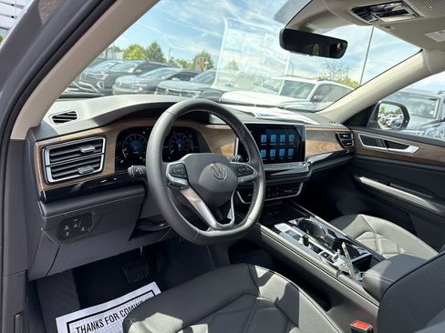 New 2026 Volkswagen Atlas SE image 10