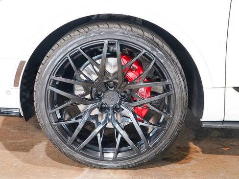 Used 2022 Bentley Bentayga AWD/4WD image 69