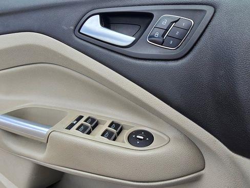 Used 2015 Ford Escape Titanium image 18