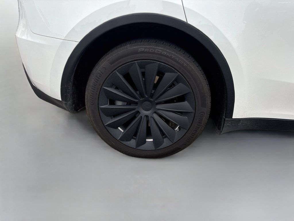 Used 2023 Tesla Model Y Long Range AWD/4WD image 13