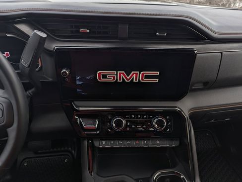 Used 2025 GMC Sierra 2500 AT4 w/ AT4 Premium Plus Package image 31