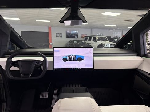 Used 2024 Tesla Cybertruck AWD Crew Cab image 29