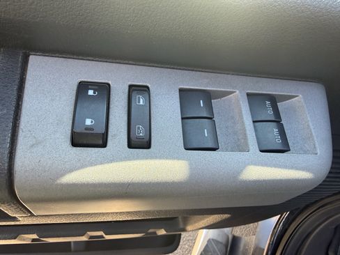 Used 2015 Ford F350 Lariat w/ Lariat Ultimate Package image 11