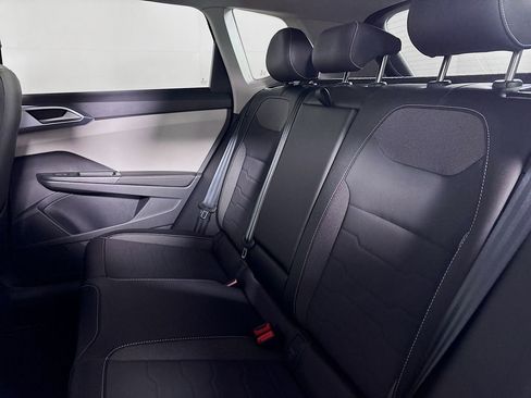 New 2025 Volkswagen Taos SE image 20