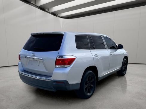 Used 2013 Toyota Highlander FWD image 5