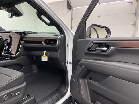 New 2026 GMC Yukon XL Denali w/ Denali Reserve Package AWD/4WD image 40