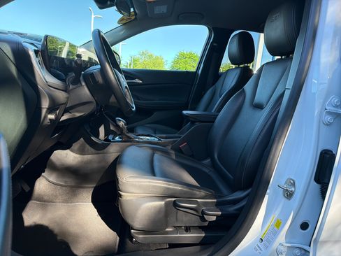 Used 2024 Buick Encore GX Sport Touring FWD image 16