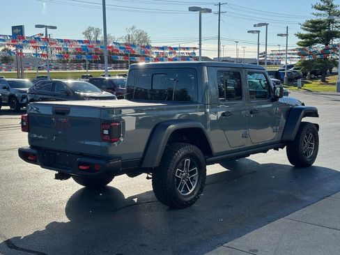 Used 2025 Jeep Gladiator Mojave w/ Convenience Group image 5