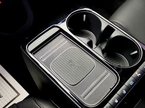 Used 2025 Hyundai Ioniq 5 Limited image 17