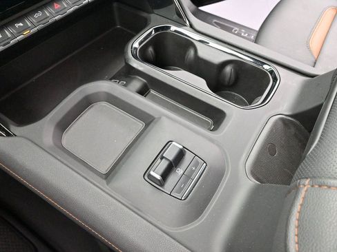 Used 2025 GMC Sierra 2500 AT4 AWD/4WD image 26