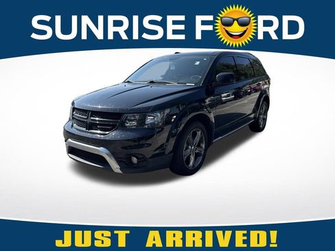 Used 2017 Dodge Journey Crossroad FWD image 1