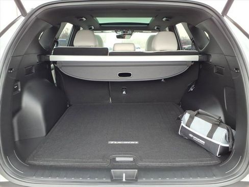 Used 2025 Hyundai Tucson Limited image 28