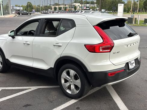 Used 2020 Volvo XC40 T5 Momentum AWD/4WD image 3
